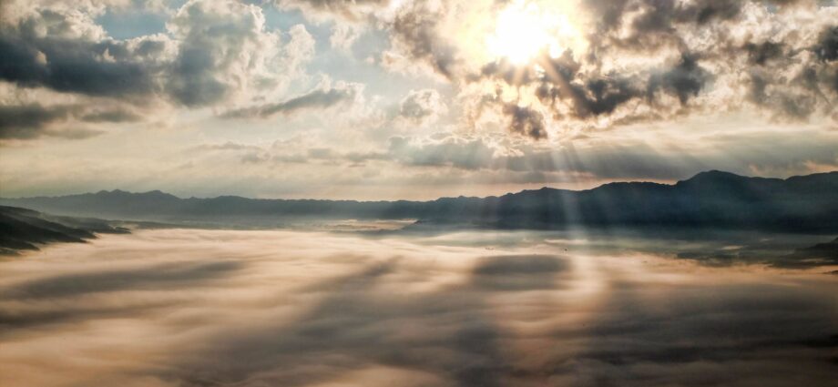 light sun cloud japan